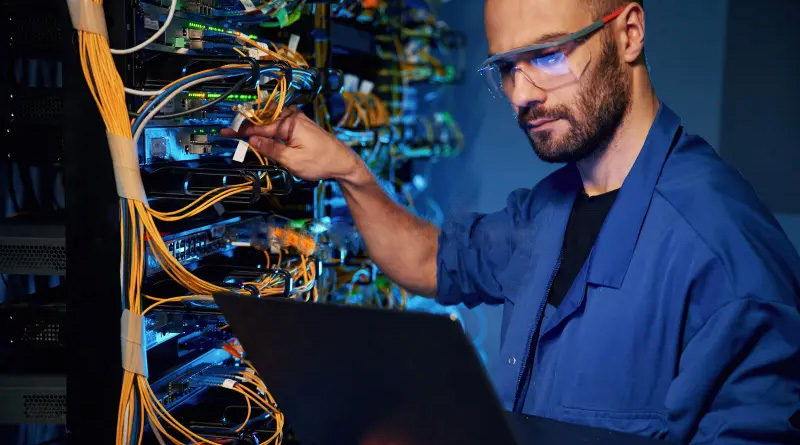 Network Cabling and Cable Management Network Cabling and Cable Management